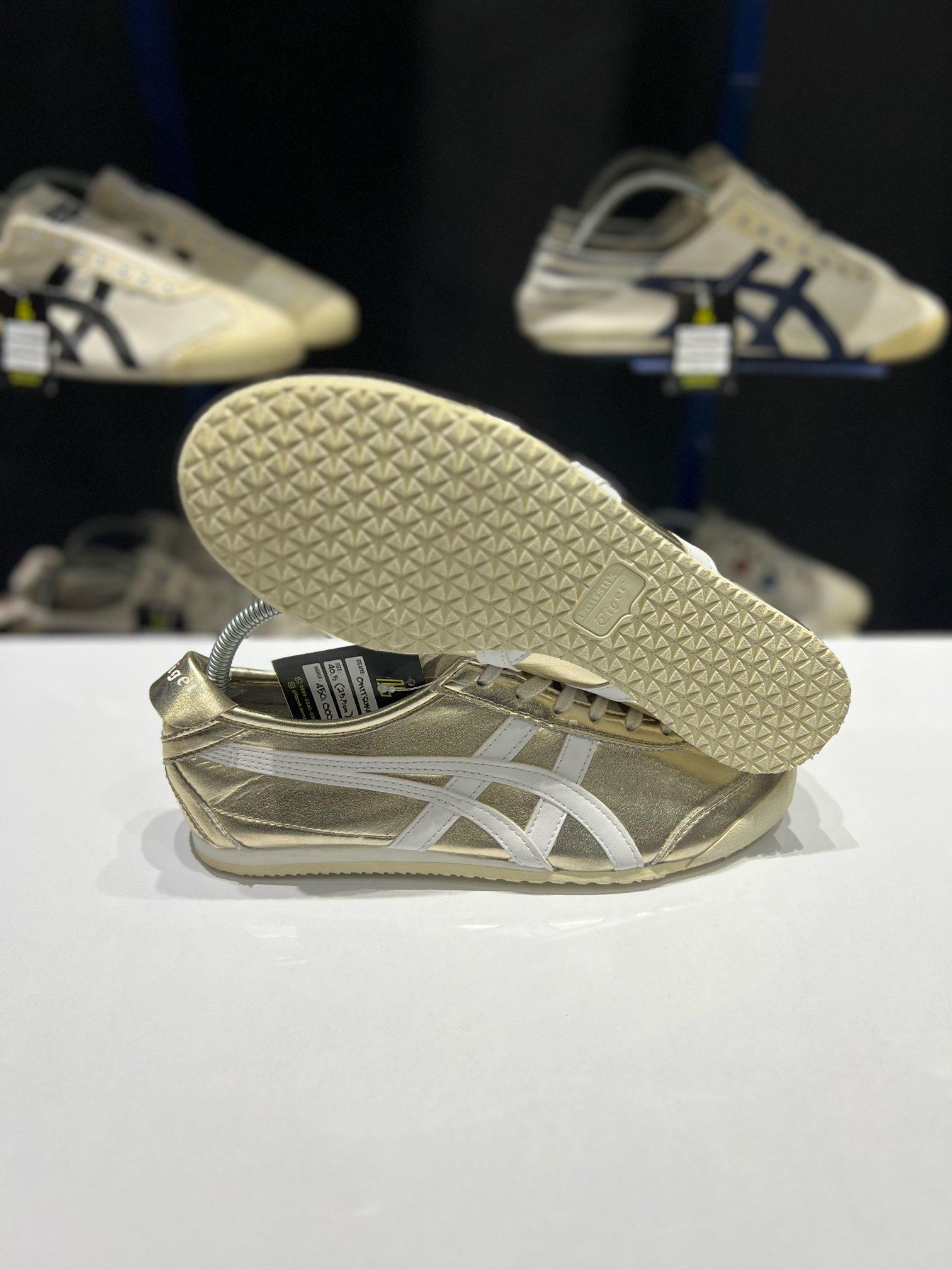 Onitsuka 