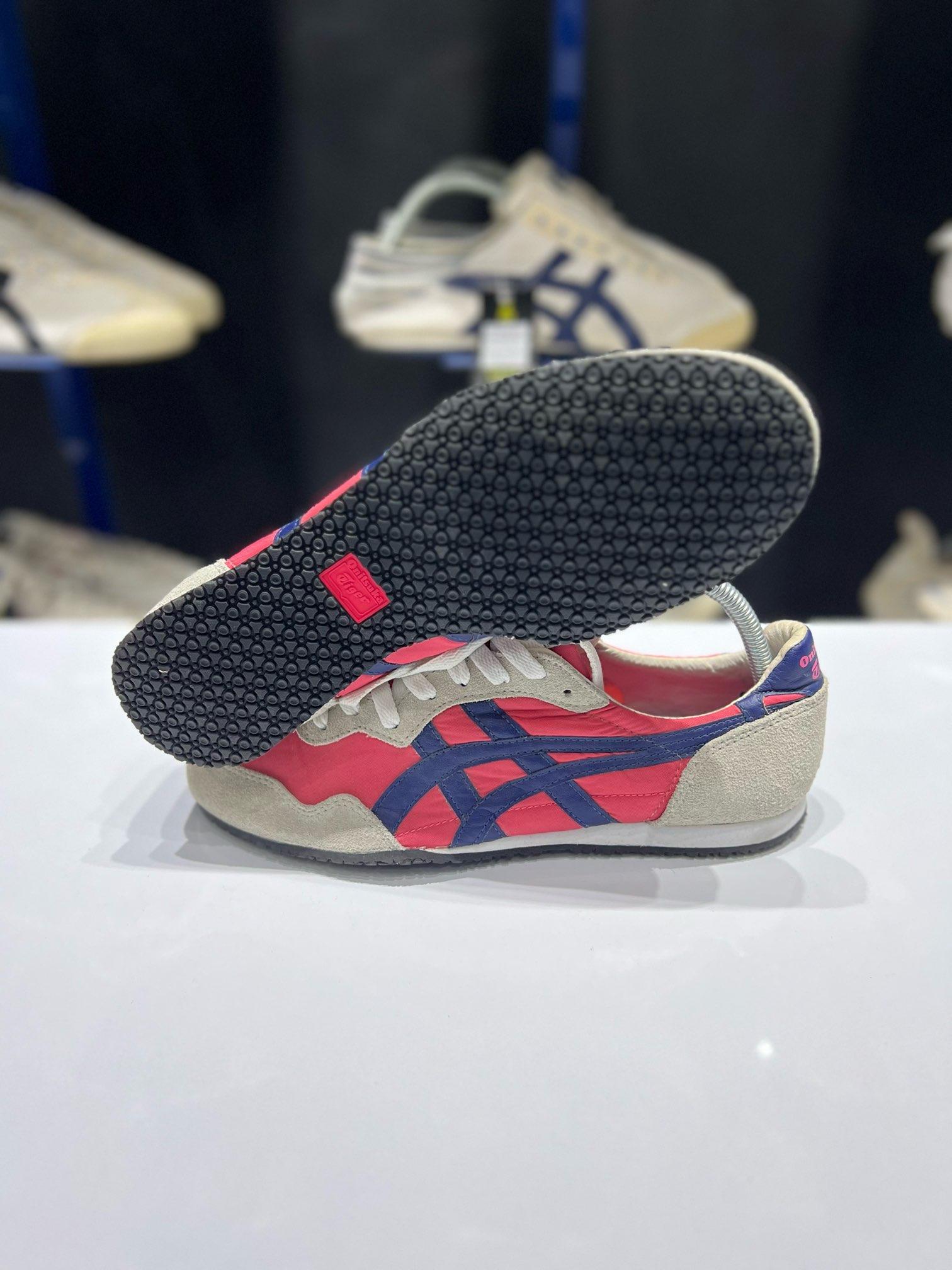 Onitsuka 