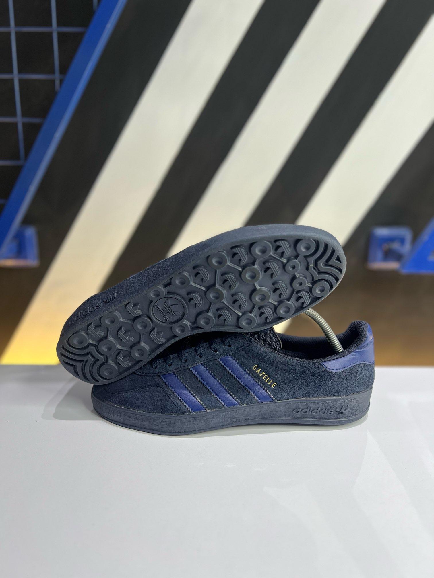Gazelle Indoor