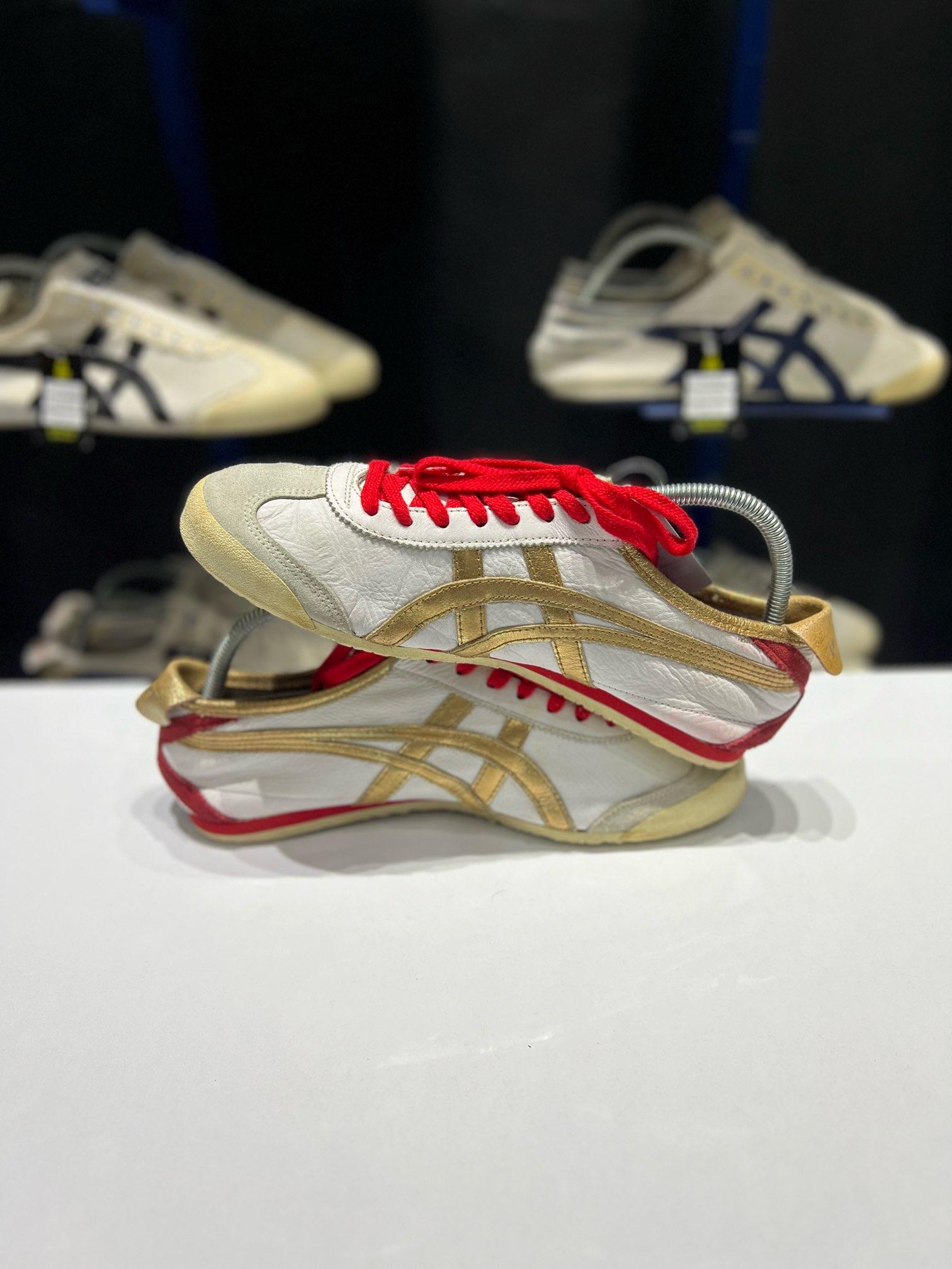 Onitsuka 