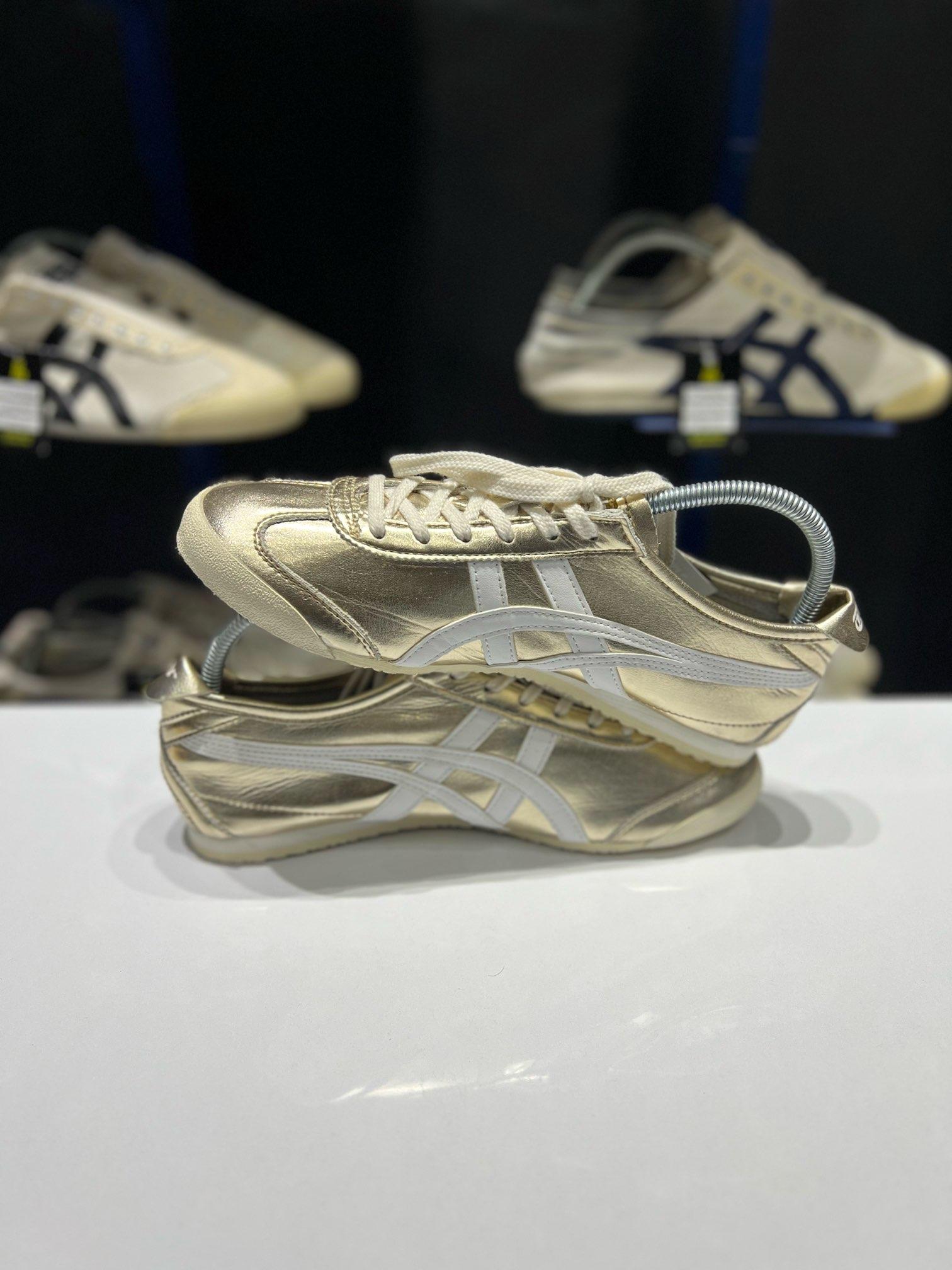 Onitsuka 