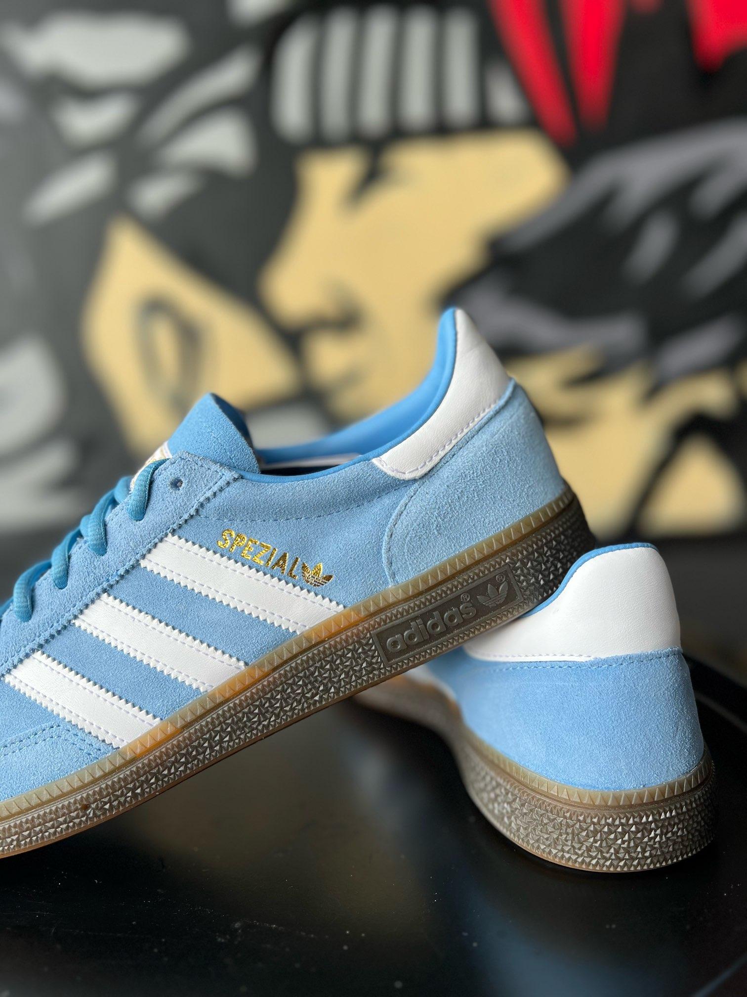 Spezial Ice Blue