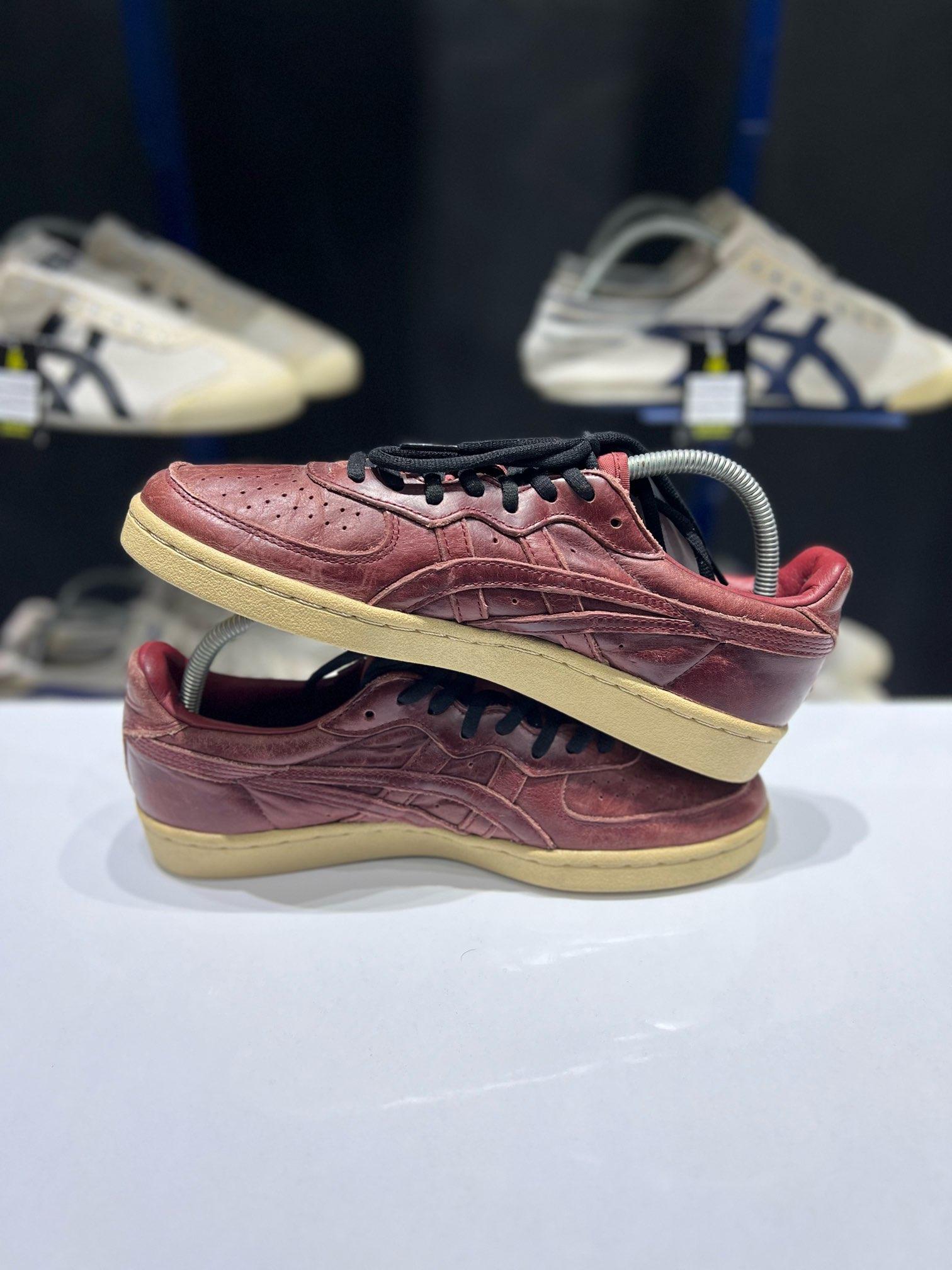 Onitsuka 